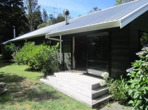 Puka Lodge Front dwelling - Pukawa Bay Holiday Home